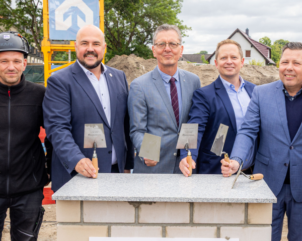 gruppenfoto grundsteinlegung